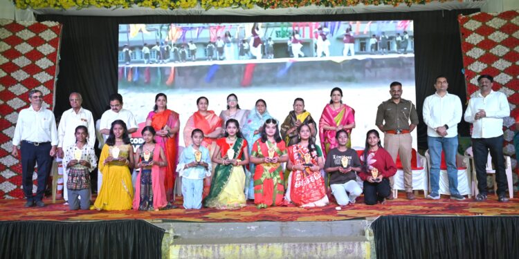 धरणगावच्या गुरुकुल इंग्लिश मीडियम स्कूलचे स्नेहसंमेलन उत्साहात