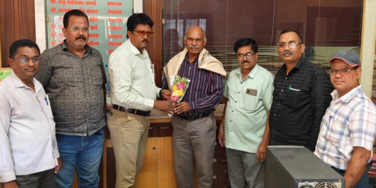 लेखापरीक्षक प्रकाश चौधरी यांचा धरणगावात सत्कार