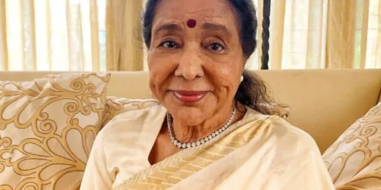 दिग्गज गायिका आशा भोसले यांचे निधन