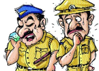 जळगावात एक लाखाची लाच घेताना पोलिसाला रंगेहाथ पकडले