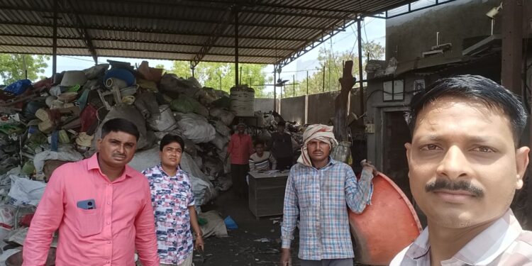 धरणगावात ‘तुकाराम मुंढे’ इफेक्ट ; भेसळ माफिया आणि बालकामगार ठेवणाऱ्यांचे धाबे दणाणले !