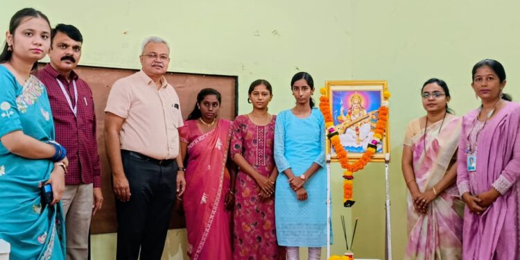 धरणगाव महाविद्यालयात अर्थशास्त्र विभागातर्फे ‘इंडक्शन प्रोग्राम व फ्रेशर्स पार्टी’ उत्साहात